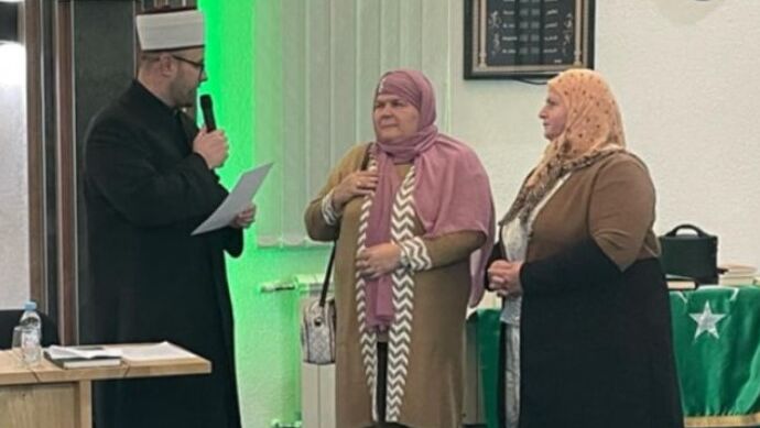 Ovaj važan korak u njenom životu dirnuo je sve prisutne koji su svjedočili ovom činu